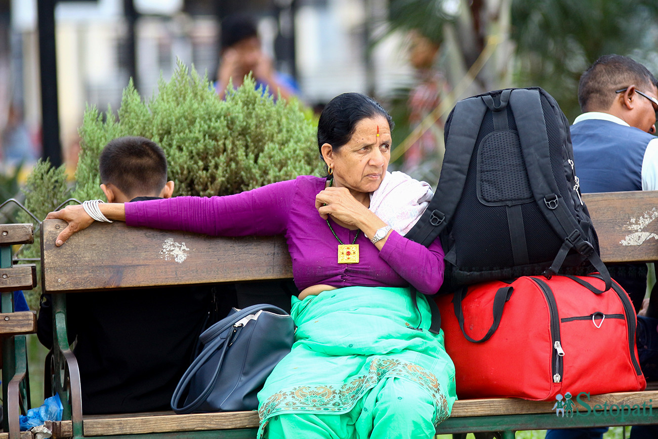 https://www.setopati.com/uploads/shares/2019/01/sujita/Going home in Dashain (1).jpg